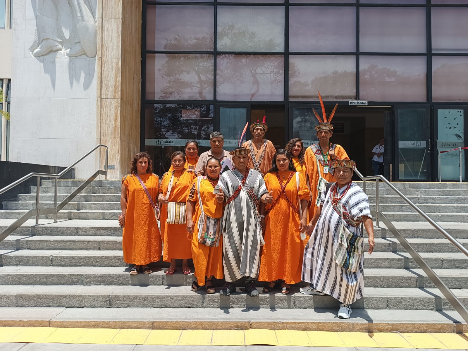 Representantes de comunidades nativas